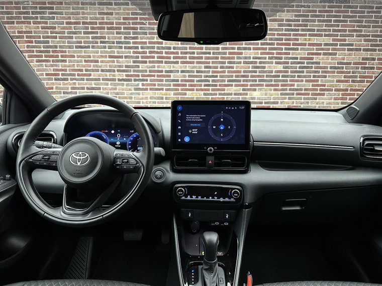 Vehicle Image 11