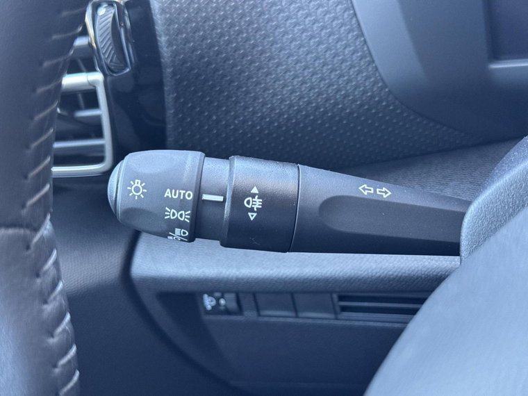 Vehicle Image 28