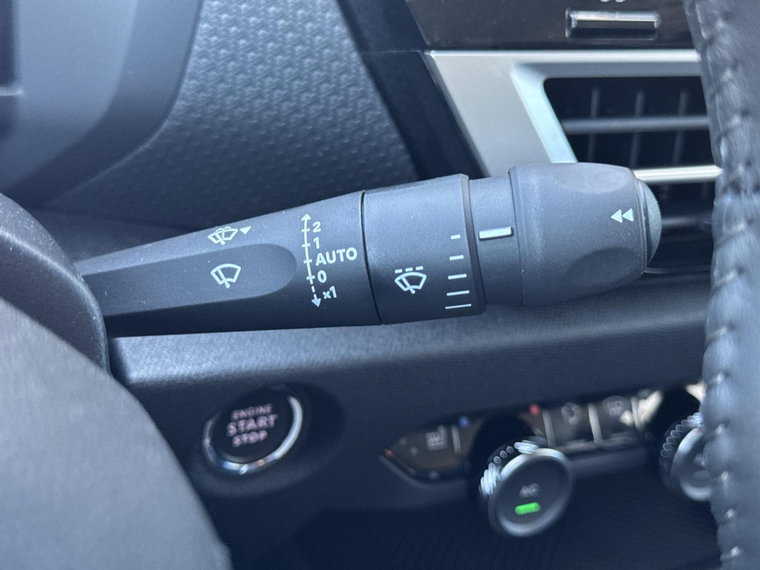 Vehicle Image 29