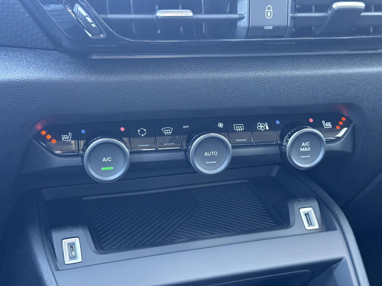 Vehicle Image 40