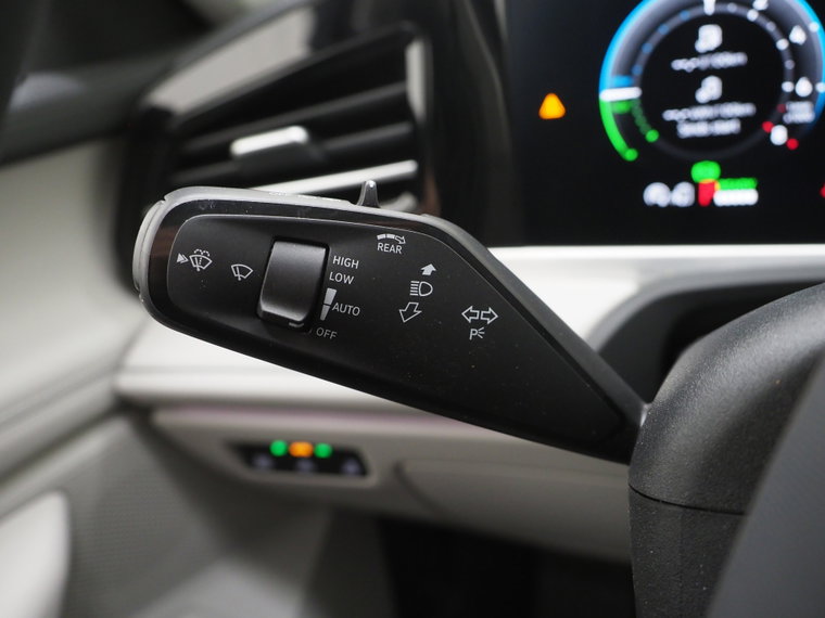 Vehicle Image 23