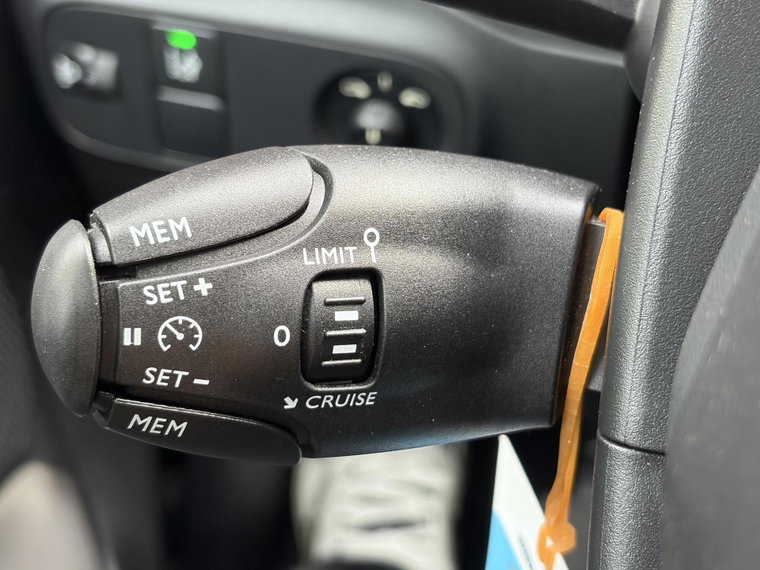Vehicle Image 26