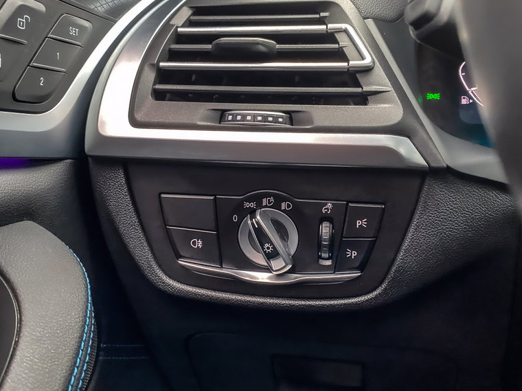 Vehicle Image 52