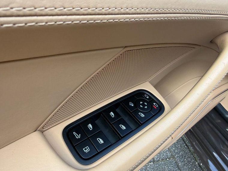 Vehicle Image 37