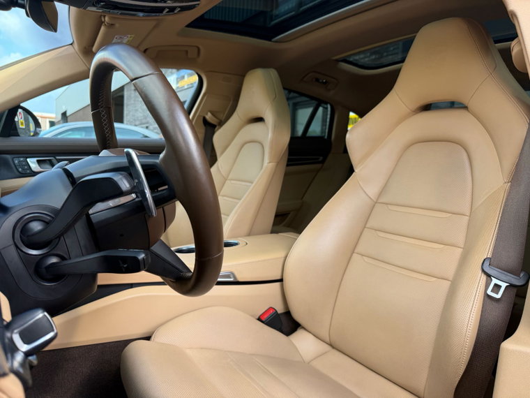 Vehicle Image 38