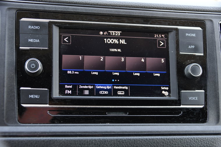 Vehicle Image 32