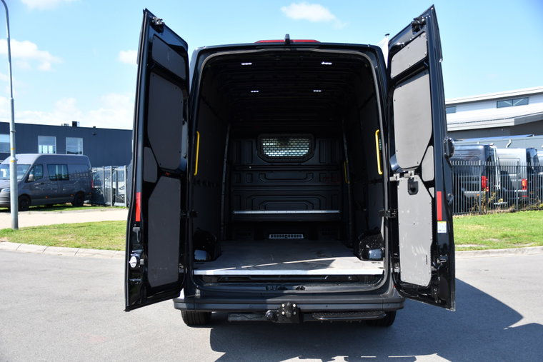Vehicle Image 36