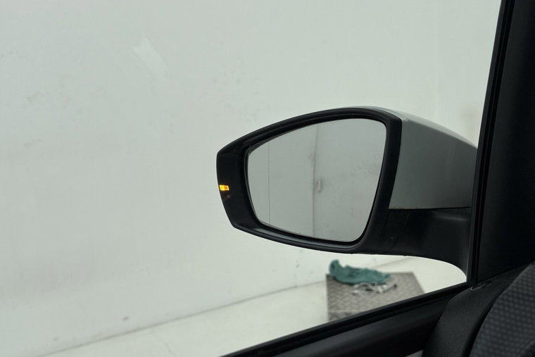 Vehicle Image 28