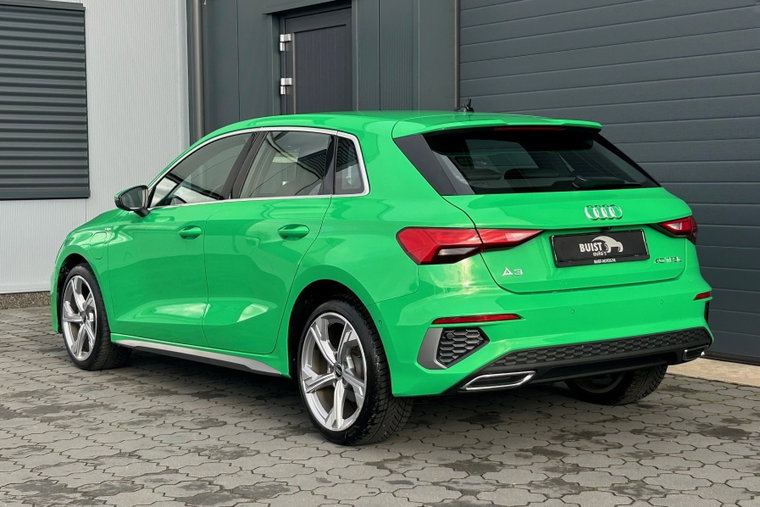 Vehicle Image 21