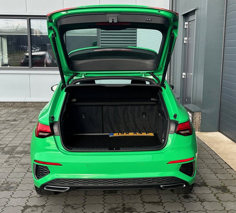 Vehicle Image 23