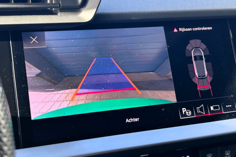 Vehicle Image 30