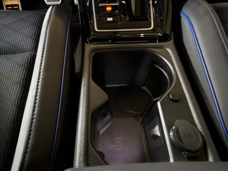 Vehicle Image 32