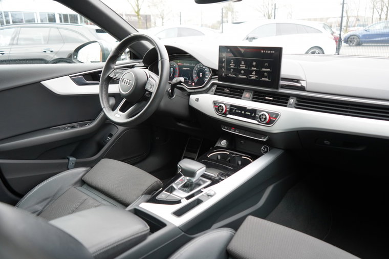 Vehicle Image 37