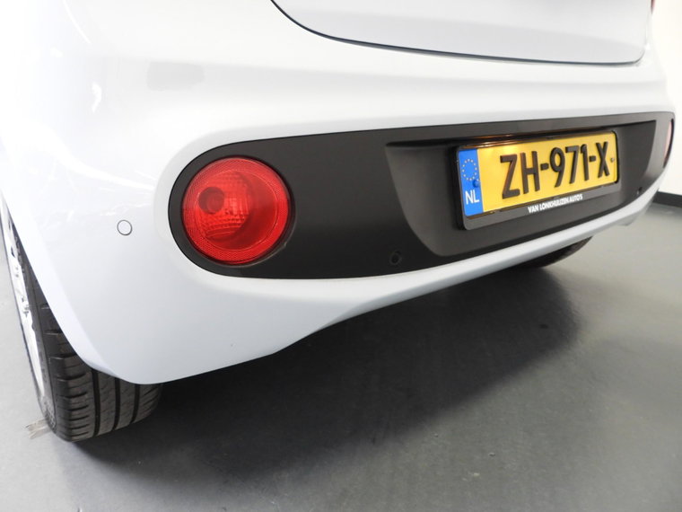Vehicle Image 22