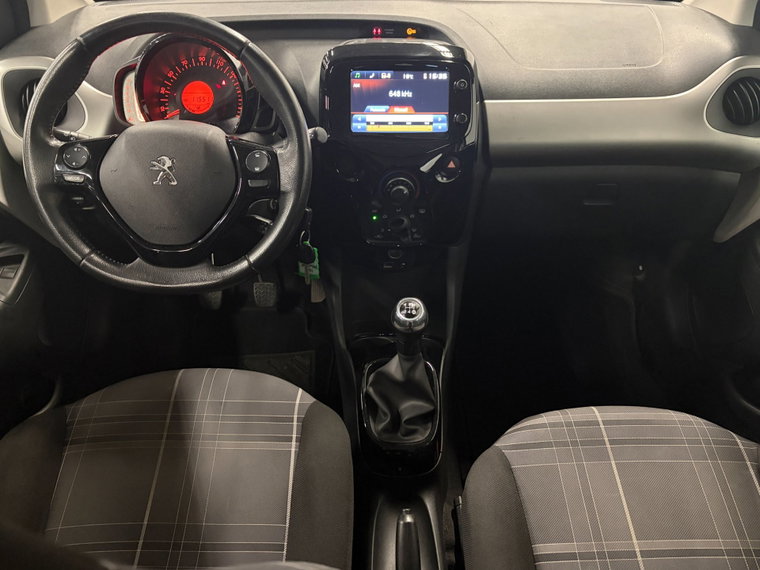 Vehicle Image 11