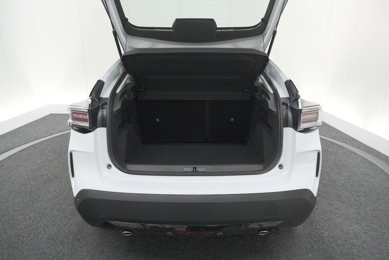 Vehicle Image 17