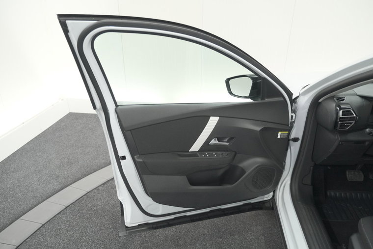 Vehicle Image 28