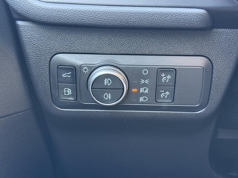 Vehicle Image 24
