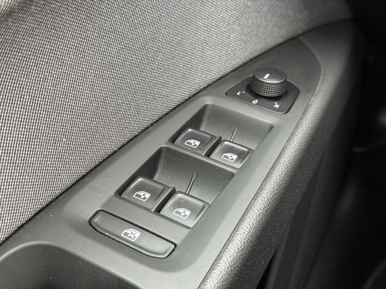 Vehicle Image 26