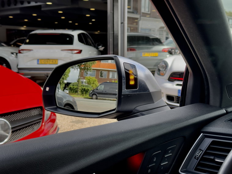 Vehicle Image 36