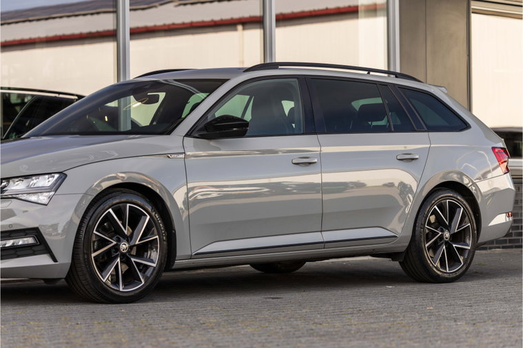 Vehicle Image 15