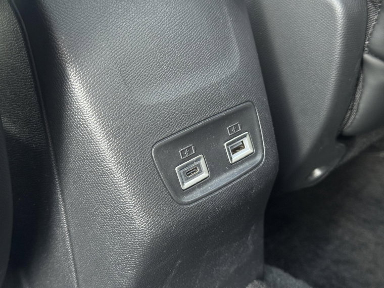 Vehicle Image 26