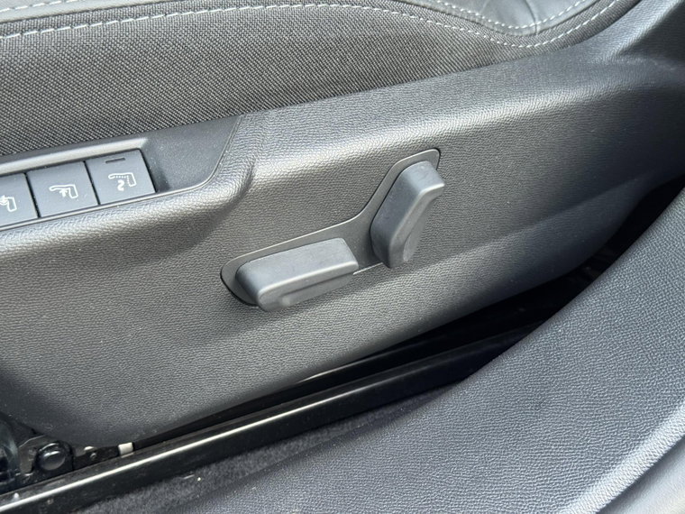 Vehicle Image 33