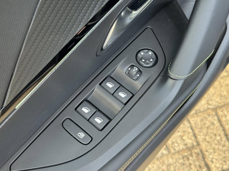 Vehicle Image 35