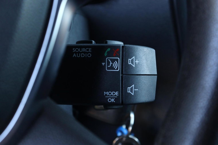 Vehicle Image 24