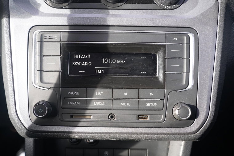 Vehicle Image 25