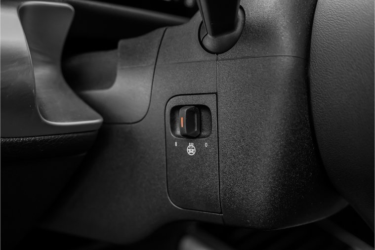 Vehicle Image 25