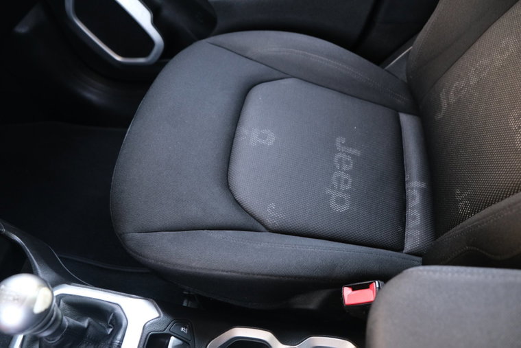 Vehicle Image 26