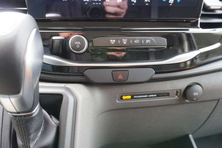 Vehicle Image 26