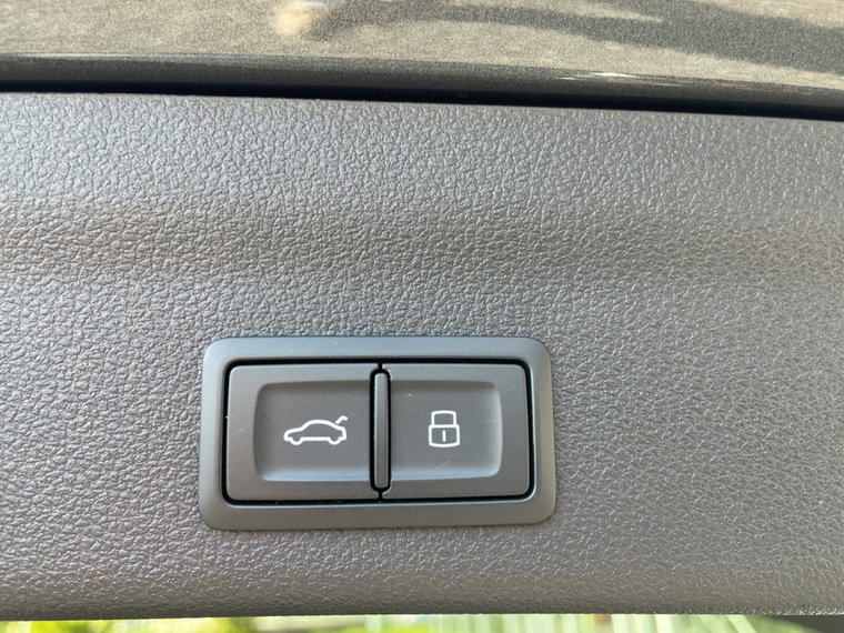 Vehicle Image 27