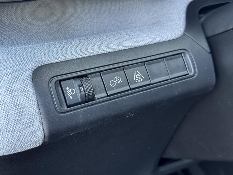 Vehicle Image 28