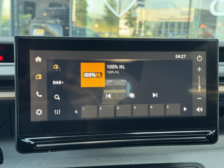 Vehicle Image 38