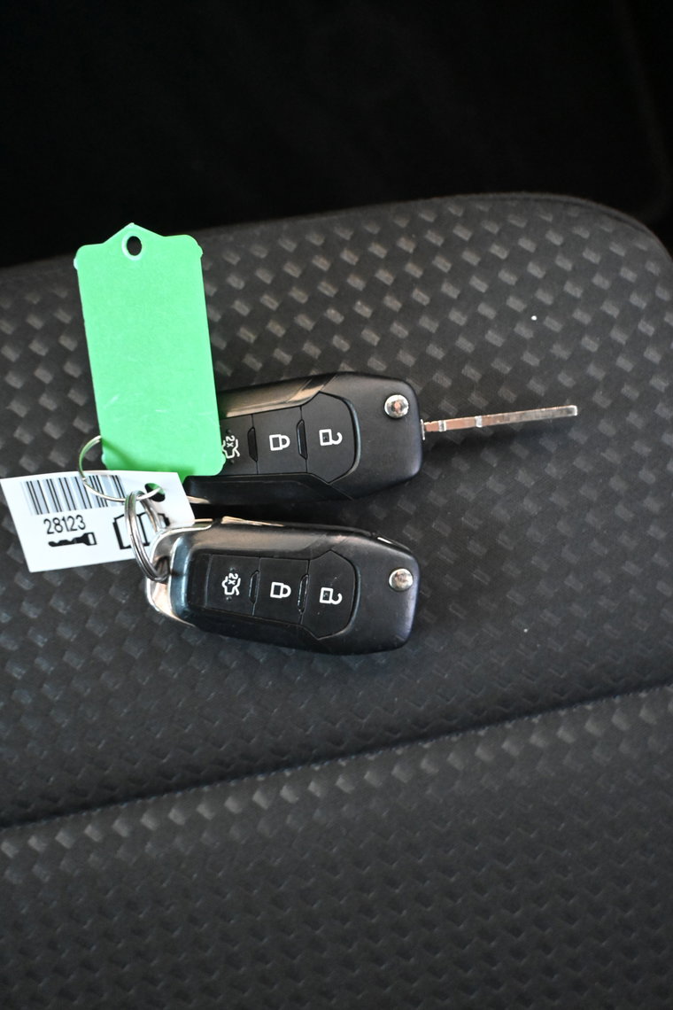 Vehicle Image 23