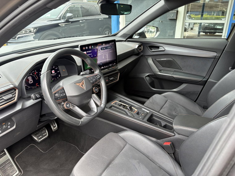 Vehicle Image 17