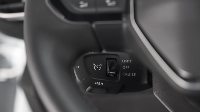 Vehicle Image 38
