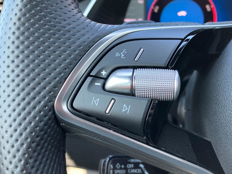 Vehicle Image 24