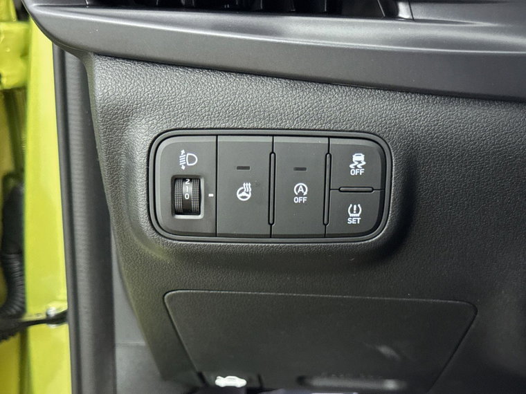 Vehicle Image 26