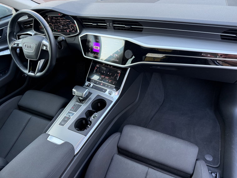 Vehicle Image 12