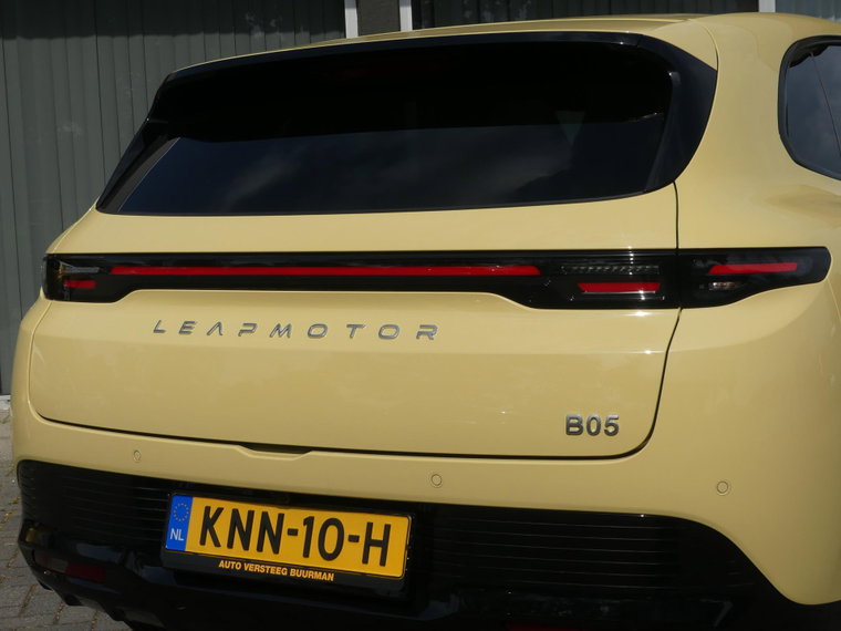 Vehicle Image 23