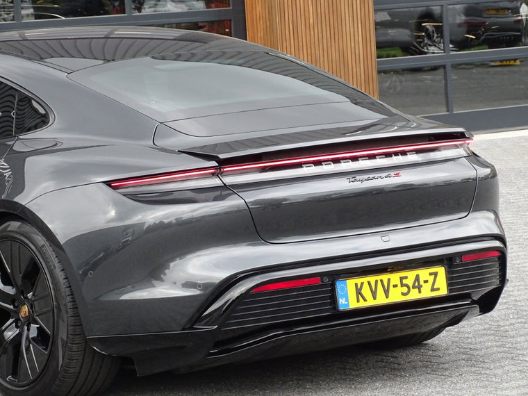 Vehicle Image 29
