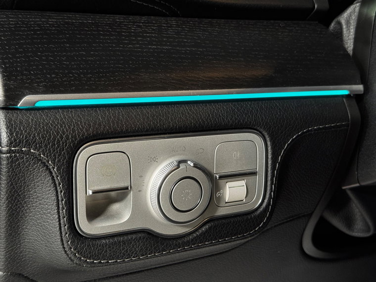 Vehicle Image 24