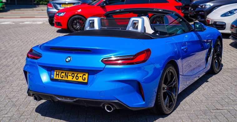 Vehicle Image 8