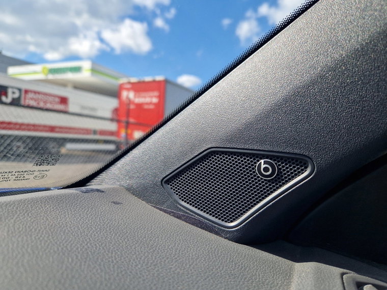 Vehicle Image 30