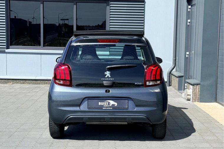 Vehicle Image 25