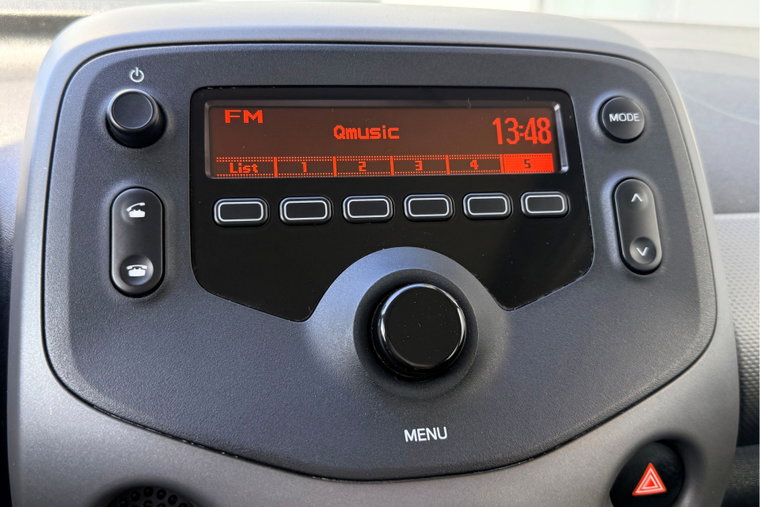 Vehicle Image 10