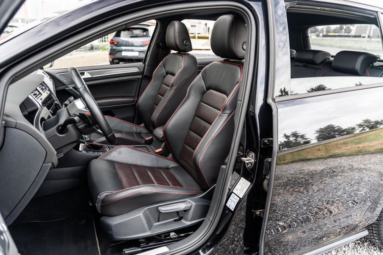 Vehicle Image 21